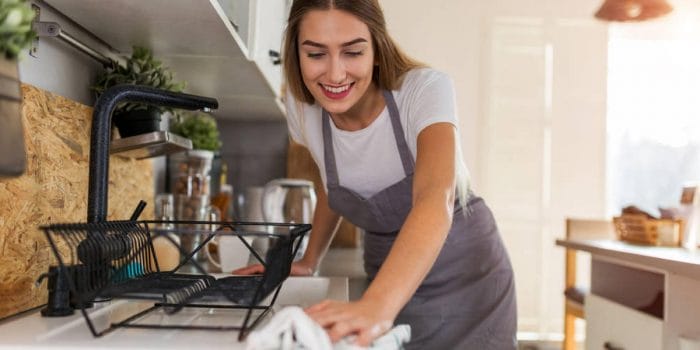 d’entretien des armoires de cuisine Évitez les produits de nettoyage corrosifs