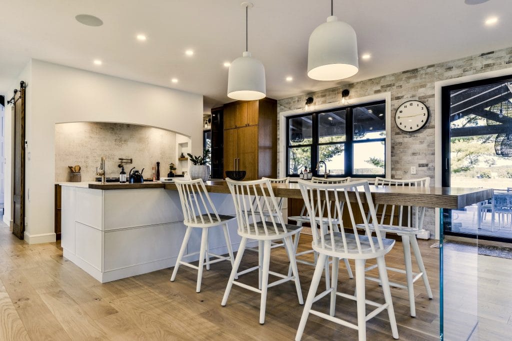 Cuisine de style hybride, contemporaine et rustique, de Cuisines ArmoBen